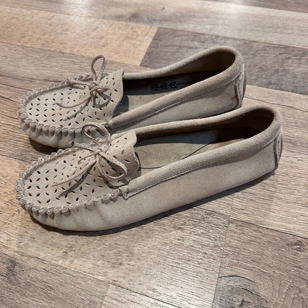 Minnetonka Tan Suede Moccasins - Picture 3 of 4
